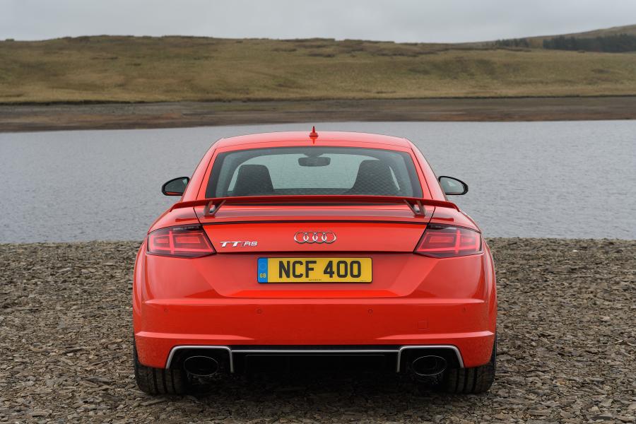  Audi TT RS Coupe (8S) 2016 года  (UK) (фото 18 из 40)